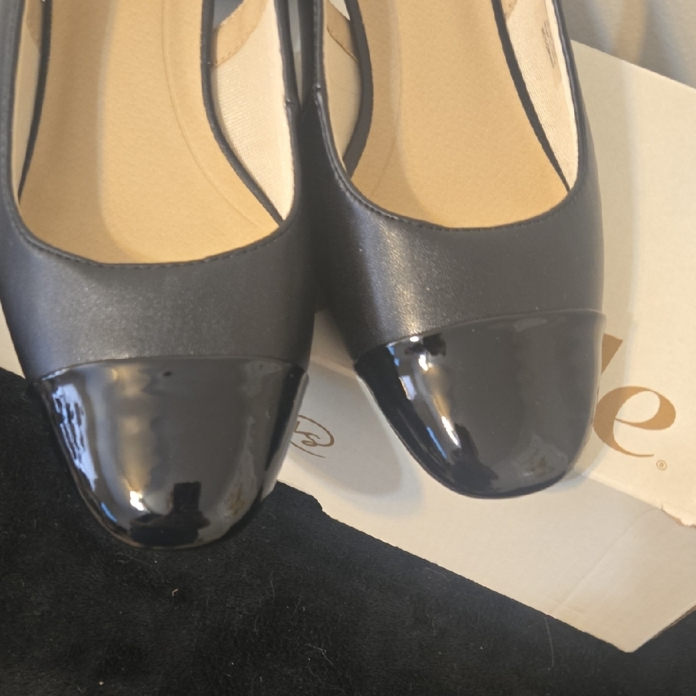 Life Stride Women's Classic Black Slingback Heels - Picture 7 of 8